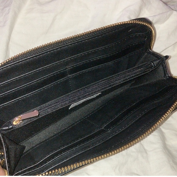 Target’s A New Day Black Zip-up Wallet - Picture 5 of 14